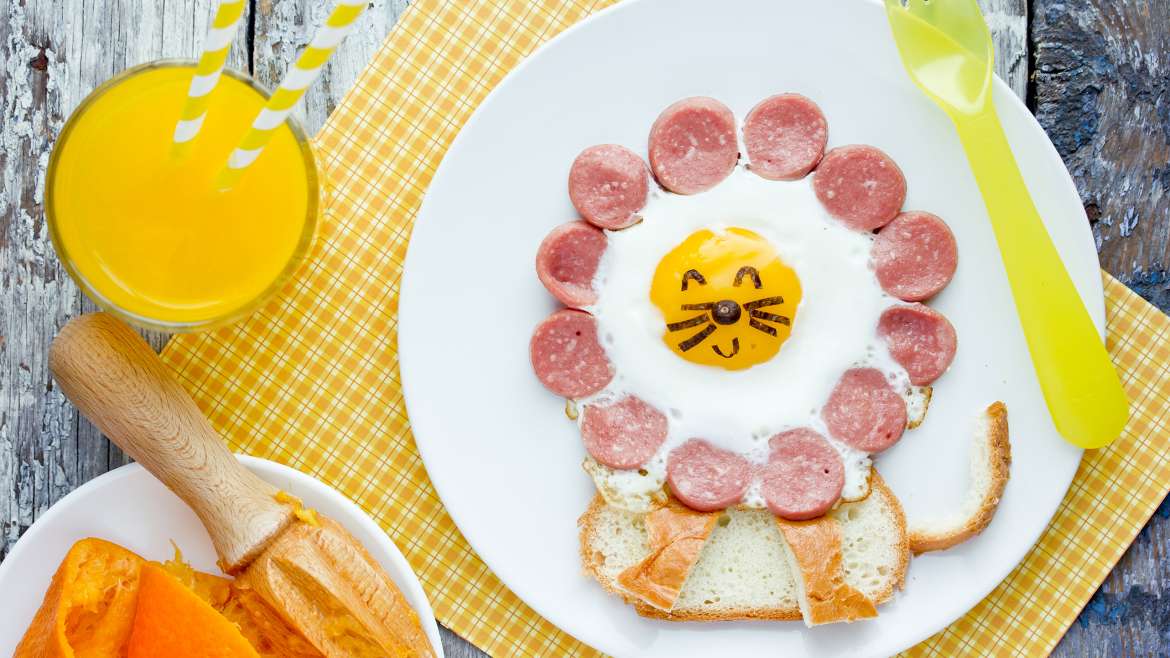 Jajček na oko s hrenovko