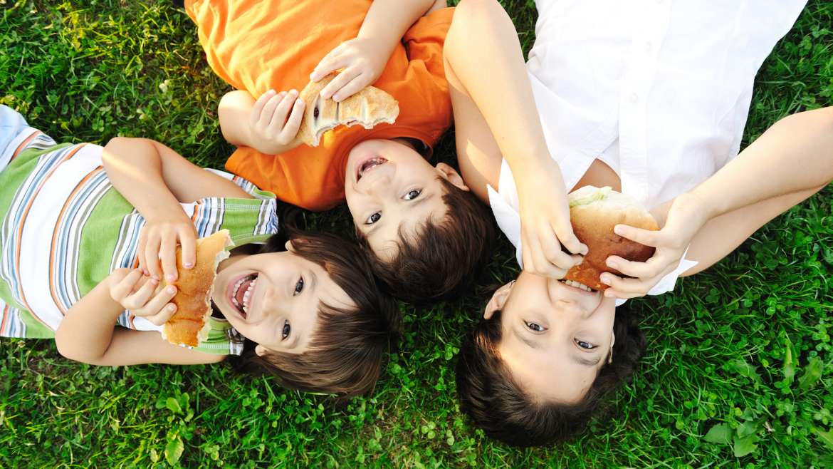 14 slastnih idej za slane piknik prigrizke za otroke