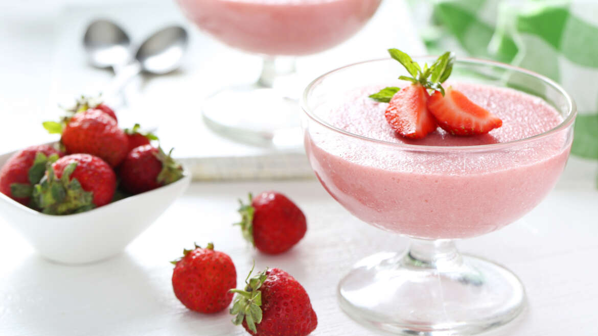 Domači jagodni puding