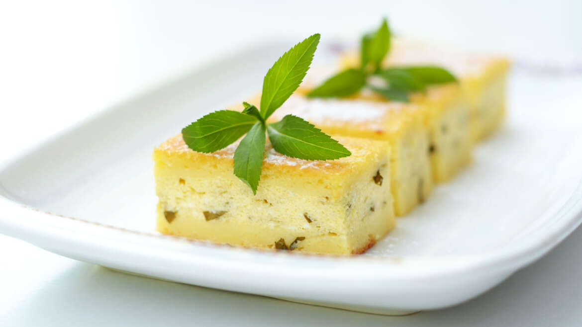 Enostavno skutino pecivo s pehtranom