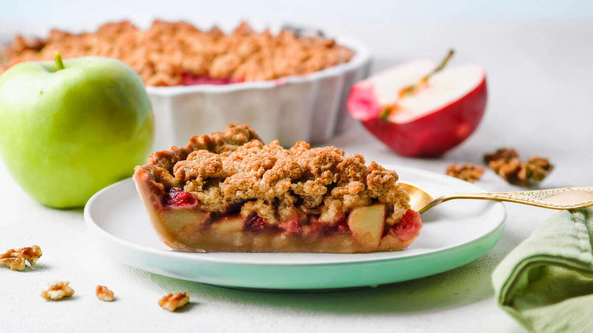 Zdrava jabolčna pita s hrustljavim drobljencem