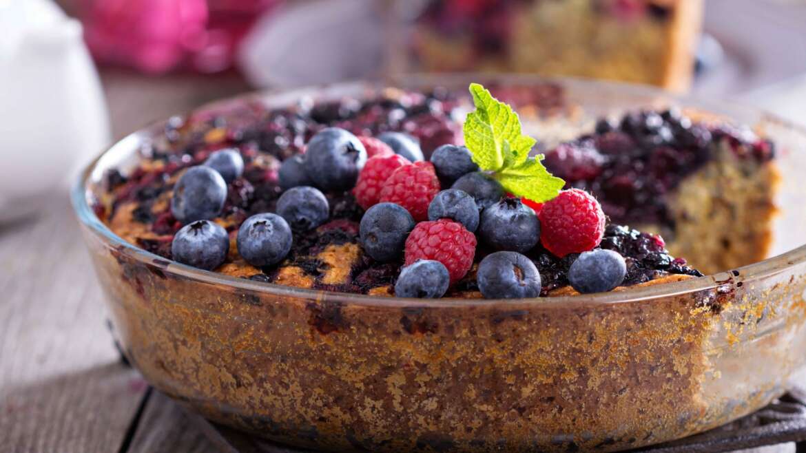 Pečeni ovseni kosmiči z jagodičevnjem